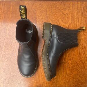Dr. Martens Black Leather Chelsea Boots Women’s 6
